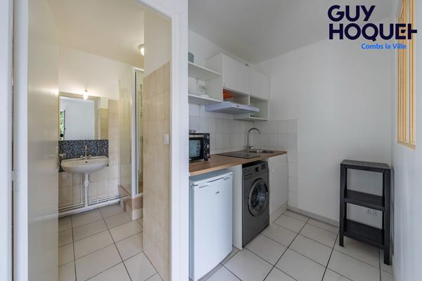 LOCATION : appartement 1 pièce (26 m²) à QUINCY SOUS SENART