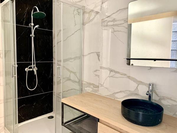 A vendre  appartement de type 3 rénové à Marseille 13011 - Quartier LES CAILLOLS / La Pomme