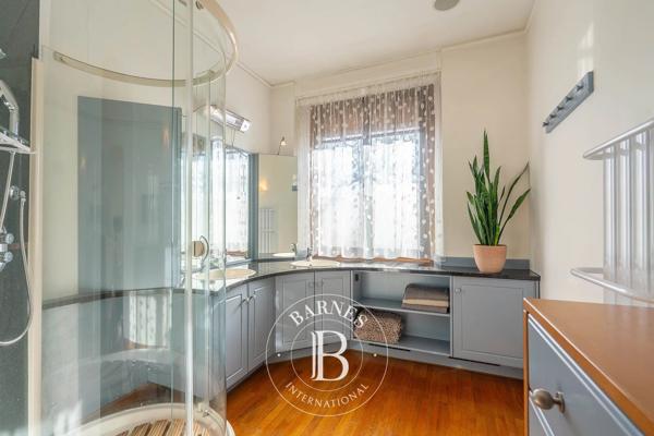 Thonon-les-Bains, Maison 5 Chambres -  425 m² à vendre