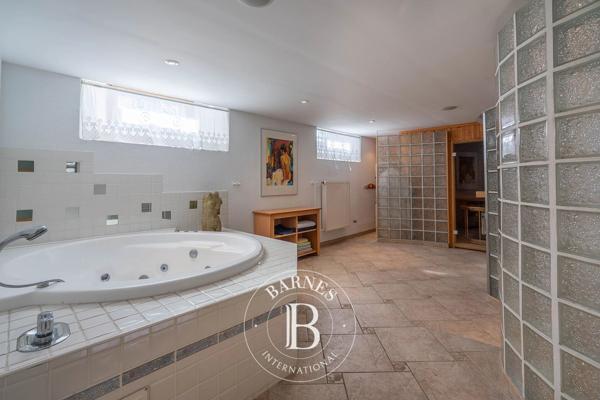 Thonon-les-Bains, Maison 5 Chambres -  425 m² à vendre