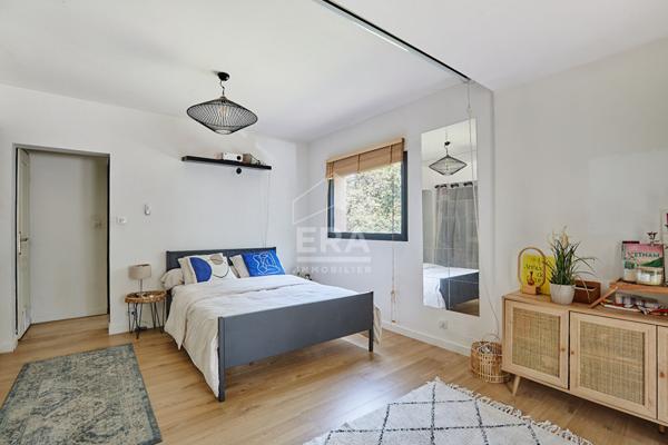 Maison Rognes 6 pièces 207 m2 sur parc arboré avce piscine et T2 totalement indépendant