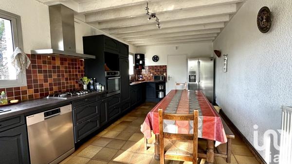 Maison 9 pièces de 260 m² à Arès (33740)