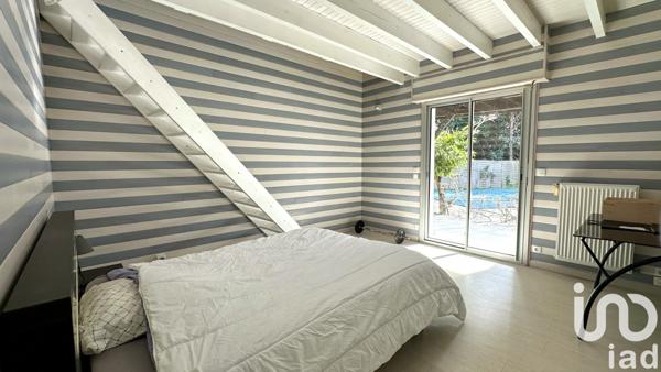 Maison 9 pièces de 260 m² à Arès (33740)