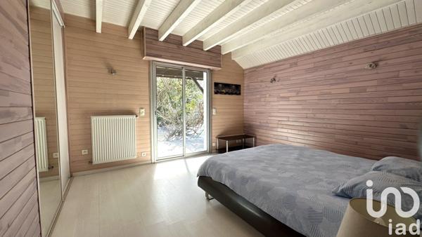 Maison 9 pièces de 260 m² à Arès (33740)