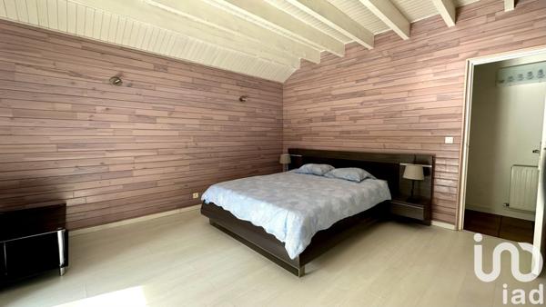 Maison 9 pièces de 260 m² à Arès (33740)