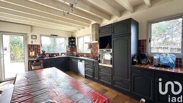 Maison 9 pièces de 260 m² à Arès (33740)