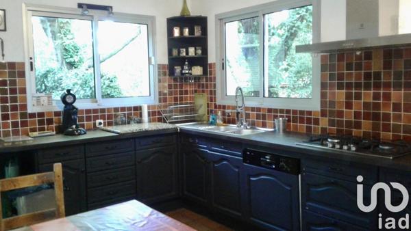 Maison 9 pièces de 260 m² à Arès (33740)