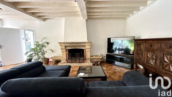 Maison 9 pièces de 260 m² à Arès (33740)