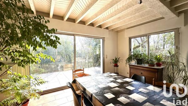 Maison 9 pièces de 260 m² à Arès (33740)