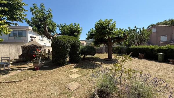 Maison spacieuse à vendre comprenant deux appartements