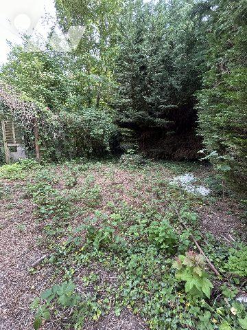 ancienne maison éclusière à rénover avec jardin et garage