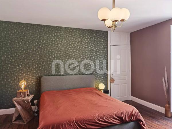 SUPERBE APPARTEMENT F3 MEUBLÉ – 106 m² – ENTIÈREMENT RÉNOVÉ
