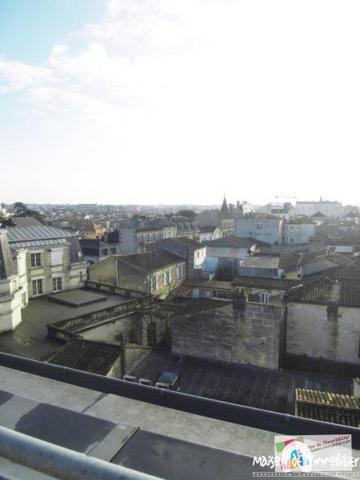 Location Appartement avec terrasse - 1 pièce - 37m² - COGNAC centre-ville