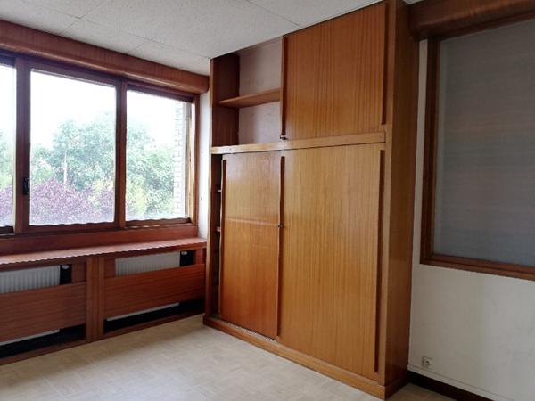 Loue bureaux zone industrielle LE HAVRE (76600)