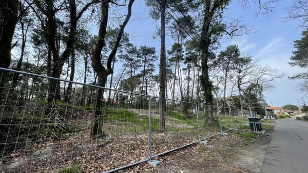 SUPERBE TERRAIN VIABILISE A CAPBRETON EMPLACEMENT EXCEPTIONNEL