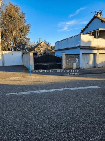 Maison
                                                                                                                                                                                                                                                                                                                        8 pièce(s)                                                                                                                                                                                                          6 chambre(s)                                                                                                                                                                                                          168  m²