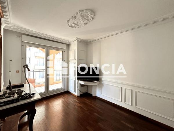 À vendre Appartement 3 pièces 83 m² - Marseille 13008