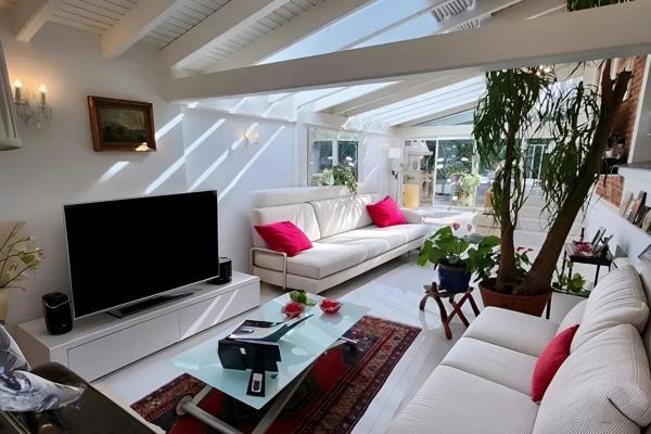 Puteaux (92800) MAISON DE MAITRE / HOTEL PARTICULIER - PUTEAUX / LES BERGERES 350 m² Garage et 2 parking