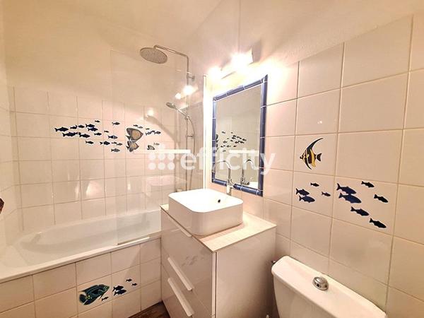 Maison
         7 pièces
        - 135 m² 499 000 € *