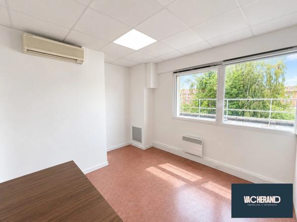 Bureau idéalement situé Porte des Postes