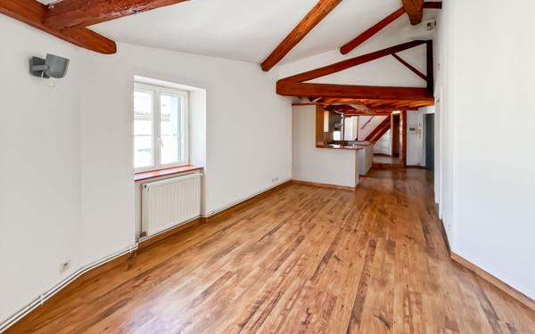Appartement à vendre    3 pièces • 7 472 m2 Bourg-de-Péage
