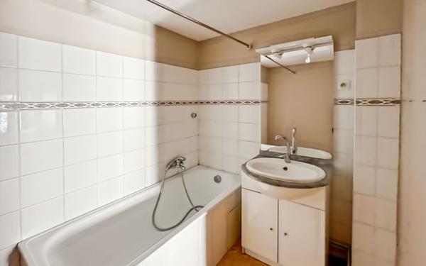 Appartement à vendre    3 pièces • 7 472 m2 Bourg-de-Péage