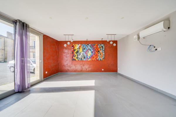 Ambarès-et-Lagrave (33440) Immeuble mixte de 240m2