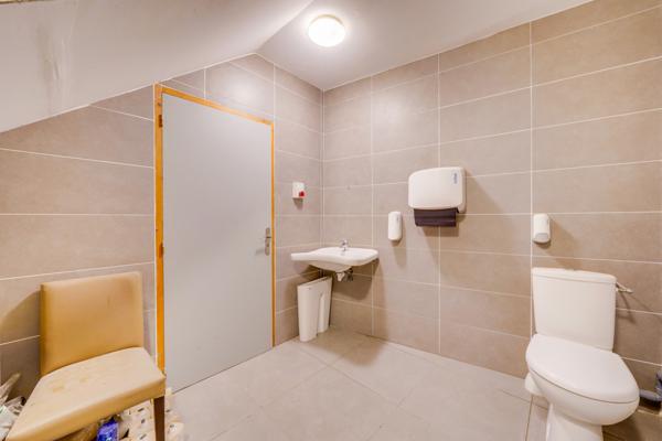 Ambarès-et-Lagrave (33440) Immeuble mixte de 240m2