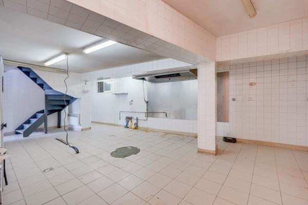 Ambarès-et-Lagrave (33440) Immeuble mixte de 240m2