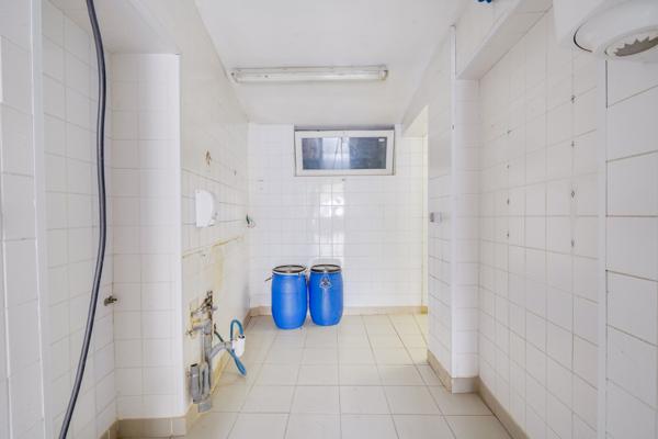 Ambarès-et-Lagrave (33440) Immeuble mixte de 240m2