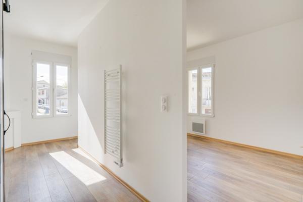 Ambarès-et-Lagrave (33440) Immeuble mixte de 240m2