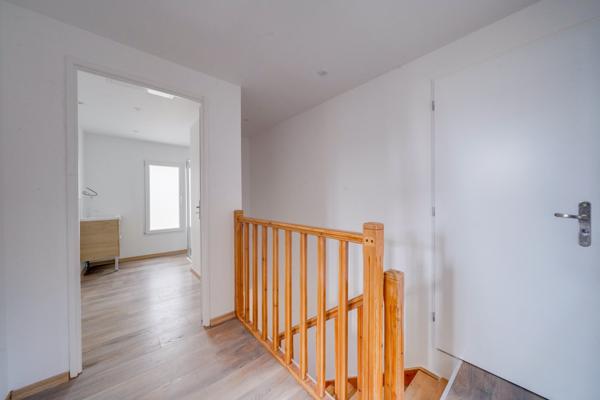 Ambarès-et-Lagrave (33440) Immeuble mixte de 240m2