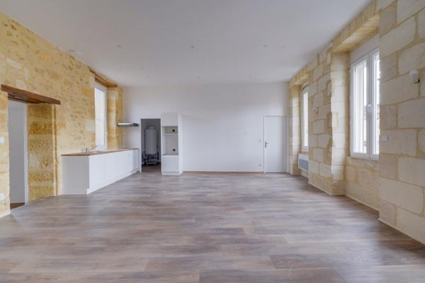 Ambarès-et-Lagrave (33440) Immeuble mixte de 240m2