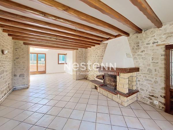 Maison Proche Angerville 5 pièce(s) 140m²
