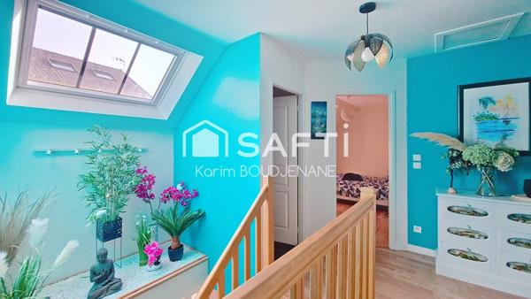 LUMINEUSE, 4 CHAMBRES, 2 GARAGES, 652m2 de terrain