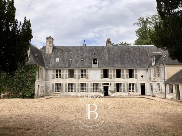 Bourges, Château   à vendre