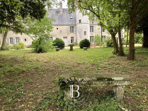 Bourges, Château   à vendre