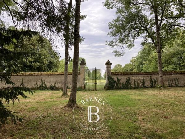 Bourges, Château   à vendre