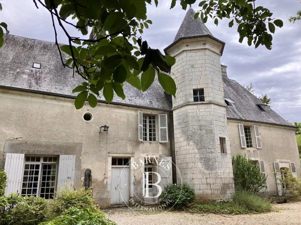 Bourges, Château   à vendre