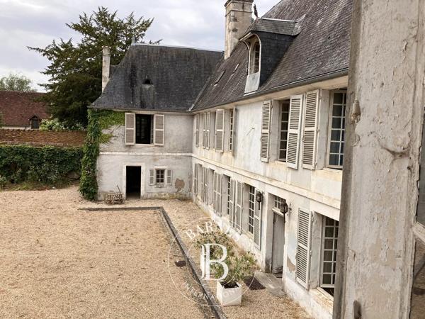 Bourges, Château   à vendre