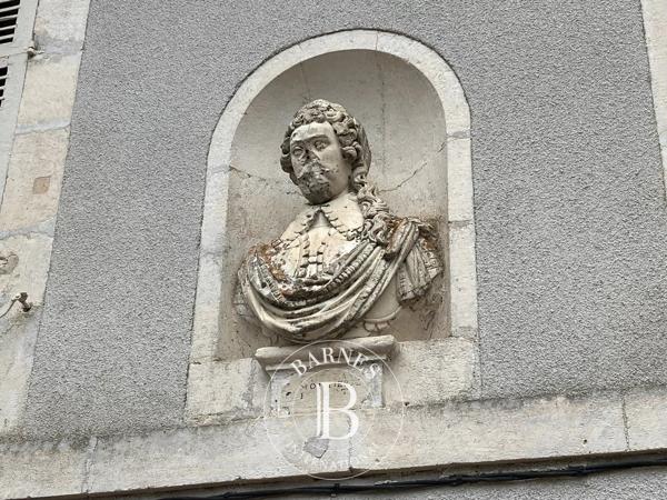 Bourges, Château   à vendre
