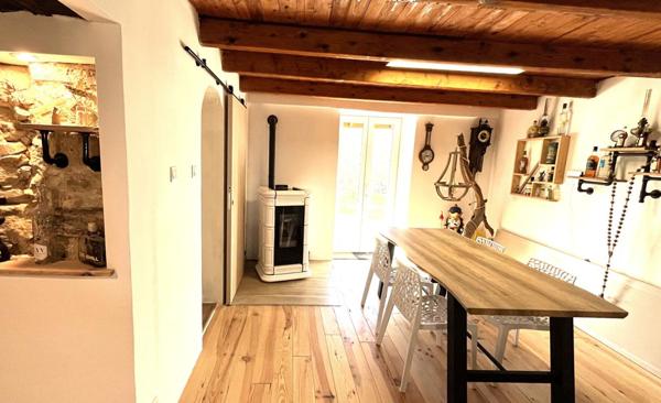 Maison de village rénovée, à deux pas de la rivière de la Valouse - Jura