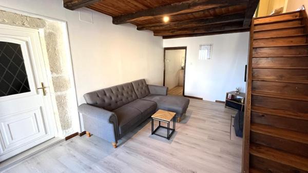 Maison de village rénovée, à deux pas de la rivière de la Valouse - Jura