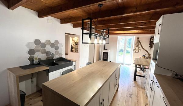 Maison de village rénovée, à deux pas de la rivière de la Valouse - Jura