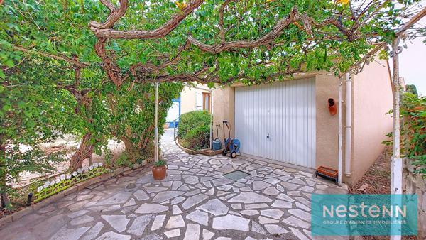Istres centre ville, maison de plain-pied, T4, 3 chambres, non mitoyenne, en impasse, jardin et garage de 38m²