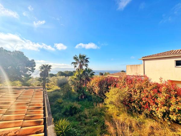 OPPORTUNITÉ RARE – VUE ÉTANG – 173 m² – 1500 m² DE TERRAIN – 599 999 €