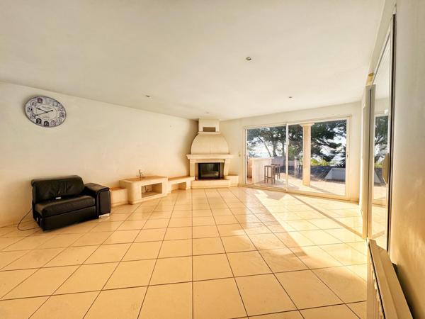 OPPORTUNITÉ RARE – VUE ÉTANG – 173 m² – 1500 m² DE TERRAIN – 599 999 €