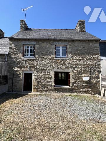 QUESSOY bourg - Maison en pierres 