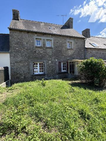 QUESSOY bourg - Maison en pierres 