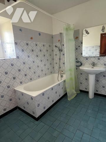QUESSOY bourg - Maison en pierres 